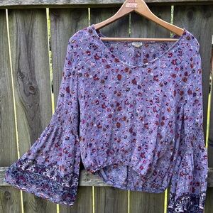Beautiful Lavender Floral Flare Sleeved Top 70’s Style Bohemian